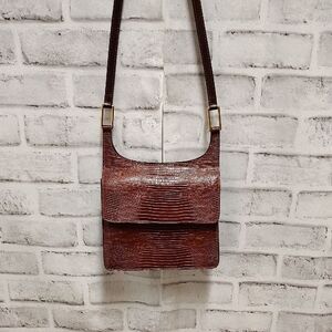 Classic Brown Messenger Bag with Adjustable Strap